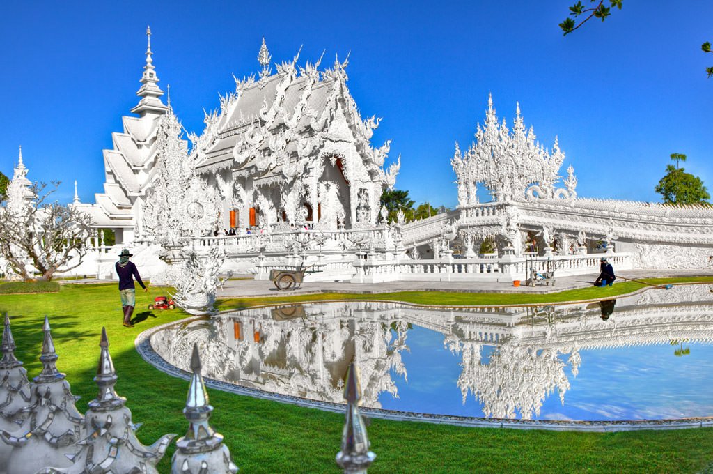 white-temples-10-ngoi-chua-dep-nhat-thai-lan-azbooking