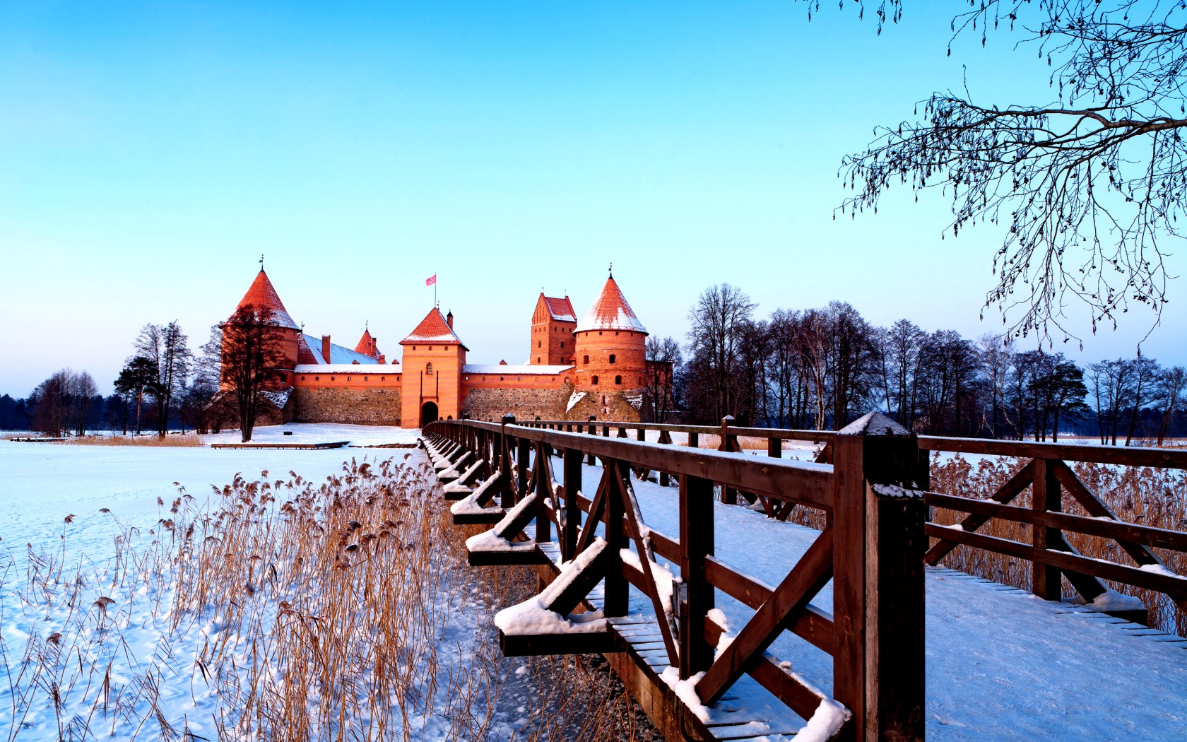 Trakai-lithuania-winter-azbooking